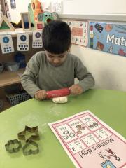 res1600-fine-motor-skills-playdough-ts1